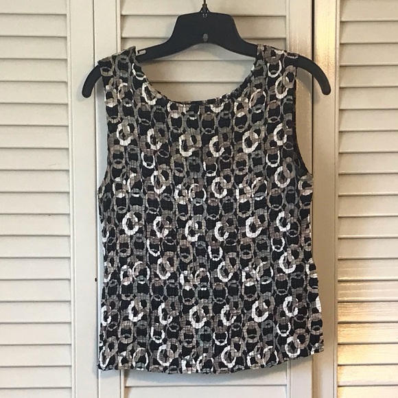 Casual Corner Tops - Casual Corner Black and White Patterned Blouse